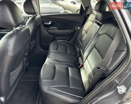 Серый Киа Niro, объемом двигателя 0 л и пробегом 110 тыс. км за 21200 $, фото 44 на Automoto.ua