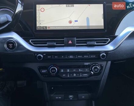 Сірий Кіа Niro, об'ємом двигуна 0 л та пробігом 107 тис. км за 21950 $, фото 52 на Automoto.ua