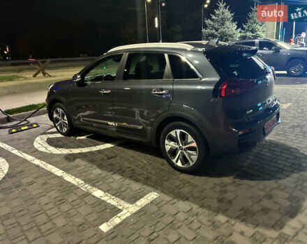 Серый Киа Niro, объемом двигателя 0 л и пробегом 116 тыс. км за 17999 $, фото 8 на Automoto.ua