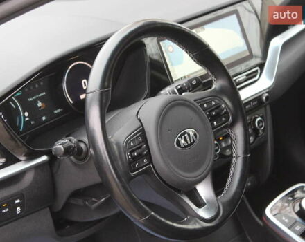Сірий Кіа Niro, об'ємом двигуна 0 л та пробігом 74 тис. км за 19990 $, фото 24 на Automoto.ua