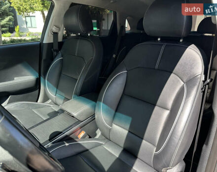 Серый Киа Niro, объемом двигателя 0 л и пробегом 143 тыс. км за 17900 $, фото 19 на Automoto.ua