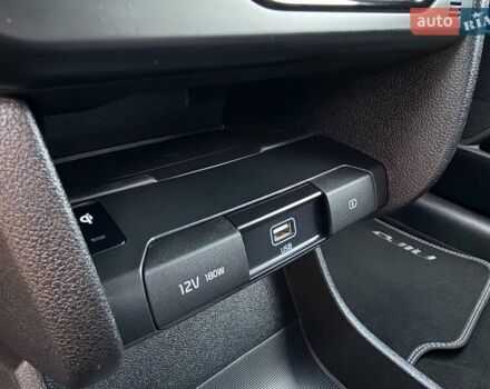 Сірий Кіа Niro, об'ємом двигуна 0 л та пробігом 118 тис. км за 20499 $, фото 56 на Automoto.ua