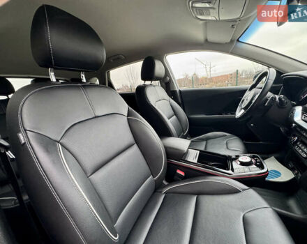 Серый Киа Niro, объемом двигателя 0 л и пробегом 109 тыс. км за 20500 $, фото 25 на Automoto.ua