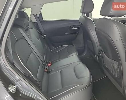 Серый Киа Niro, объемом двигателя 0 л и пробегом 125 тыс. км за 19250 $, фото 63 на Automoto.ua