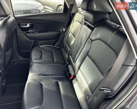 Серый Киа Niro, объемом двигателя 0 л и пробегом 110 тыс. км за 21200 $, фото 43 на Automoto.ua