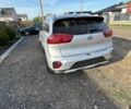Сірий Кіа Niro, об'ємом двигуна 1.58 л та пробігом 83 тис. км за 18000 $, фото 3 на Automoto.ua