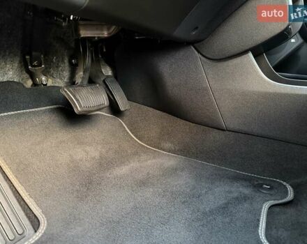 Сірий Кіа Niro, об'ємом двигуна 0 л та пробігом 118 тис. км за 20499 $, фото 47 на Automoto.ua