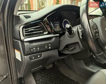 Серый Киа Niro, объемом двигателя 0 л и пробегом 125 тыс. км за 18950 $, фото 28 на Automoto.ua