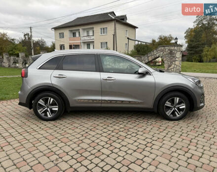 Киа Niro 2020 в Калуше на Automoto.ua Серый Киа Niro, объемом двигателя 1.58 л и пробегом 102 тыс. км за 19600 $, фото 11 на Automoto.ua