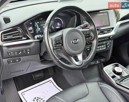 Серый Киа Niro, объемом двигателя 0 л и пробегом 126 тыс. км за 21500 $, фото 12 на Automoto.ua