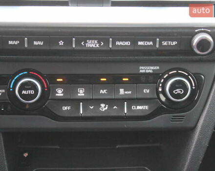 Сірий Кіа Niro, об'ємом двигуна 0 л та пробігом 74 тис. км за 19990 $, фото 45 на Automoto.ua