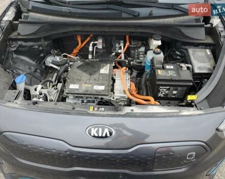 Серый Киа Niro, объемом двигателя 1.58 л и пробегом 51 тыс. км за 3000 $, фото 11 на Automoto.ua