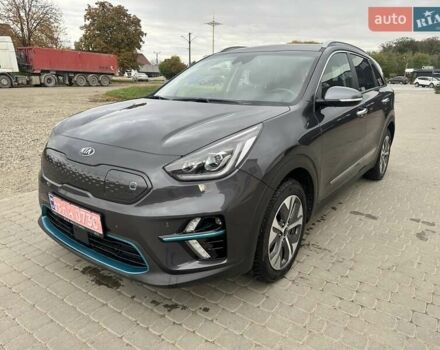 Серый Киа Niro, объемом двигателя 0 л и пробегом 117 тыс. км за 19700 $, фото 2 на Automoto.ua