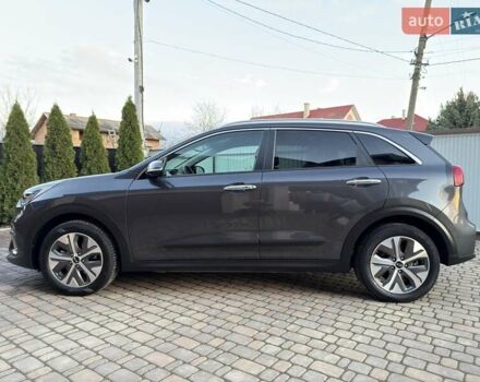 Сірий Кіа Niro, об'ємом двигуна 0 л та пробігом 118 тис. км за 20499 $, фото 9 на Automoto.ua