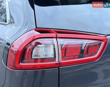 Серый Киа Niro, объемом двигателя 0 л и пробегом 165 тыс. км за 18000 $, фото 31 на Automoto.ua