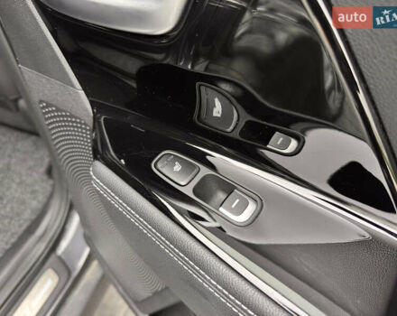 Серый Киа Niro, объемом двигателя 0 л и пробегом 77 тыс. км за 19500 $, фото 24 на Automoto.ua