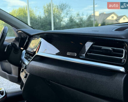Серый Киа Niro, объемом двигателя 0 л и пробегом 85 тыс. км за 18999 $, фото 28 на Automoto.ua