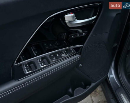 Серый Киа Niro, объемом двигателя 0 л и пробегом 159 тыс. км за 19800 $, фото 18 на Automoto.ua