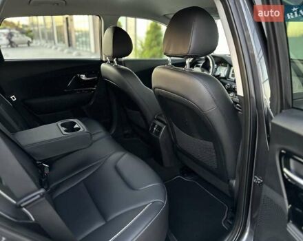 Серый Киа Niro, объемом двигателя 0 л и пробегом 74 тыс. км за 18200 $, фото 38 на Automoto.ua