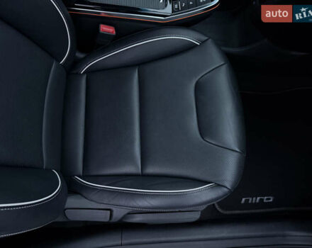 Серый Киа Niro, объемом двигателя 0 л и пробегом 159 тыс. км за 19800 $, фото 13 на Automoto.ua