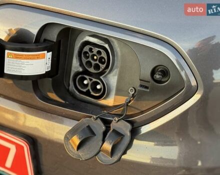 Сірий Кіа Niro, об'ємом двигуна 0 л та пробігом 135 тис. км за 17500 $, фото 33 на Automoto.ua