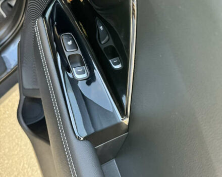 Серый Киа Niro, объемом двигателя 0 л и пробегом 93 тыс. км за 22500 $, фото 12 на Automoto.ua