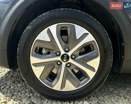 Сірий Кіа Niro, об'ємом двигуна 0 л та пробігом 97 тис. км за 22600 $, фото 6 на Automoto.ua