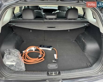 Сірий Кіа Niro, об'ємом двигуна 0 л та пробігом 150 тис. км за 17350 $, фото 16 на Automoto.ua