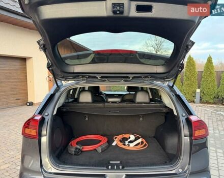 Сірий Кіа Niro, об'ємом двигуна 0 л та пробігом 118 тис. км за 20499 $, фото 89 на Automoto.ua