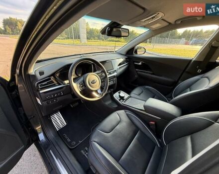 Серый Киа Niro, объемом двигателя 0 л и пробегом 57 тыс. км за 23299 $, фото 16 на Automoto.ua
