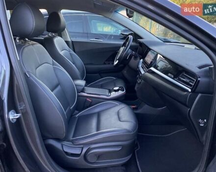 Сірий Кіа Niro, об'ємом двигуна 0 л та пробігом 88 тис. км за 22500 $, фото 54 на Automoto.ua