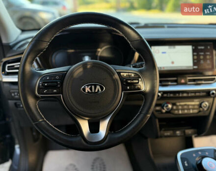Серый Киа Niro, объемом двигателя 0 л и пробегом 145 тыс. км за 18800 $, фото 59 на Automoto.ua