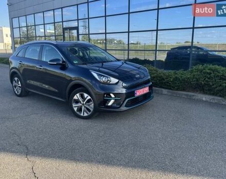 Сірий Кіа Niro, об'ємом двигуна 0 л та пробігом 93 тис. км за 17900 $, фото 3 на Automoto.ua