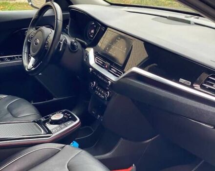 Киа Niro 2020 в Тернополе на Automoto.ua Серый Киа Niro, объемом двигателя 0 л и пробегом 149 тыс. км за 18800 $, фото 30 на Automoto.ua