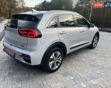 Серый Киа Niro, объемом двигателя 0 л и пробегом 72 тыс. км за 19750 $, фото 8 на Automoto.ua