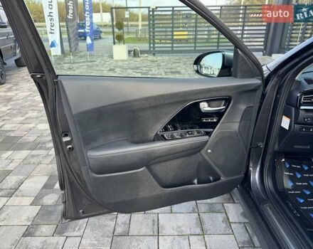 Серый Киа Niro, объемом двигателя 0 л и пробегом 142 тыс. км за 18900 $, фото 13 на Automoto.ua