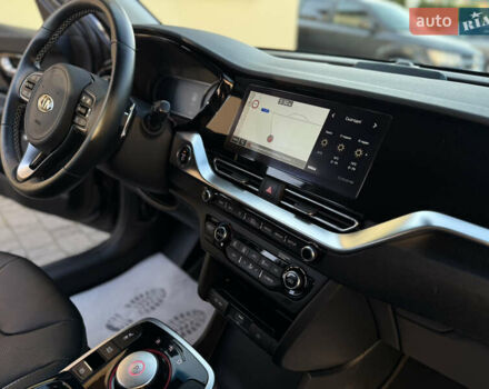 Серый Киа Niro, объемом двигателя 0 л и пробегом 145 тыс. км за 18800 $, фото 75 на Automoto.ua