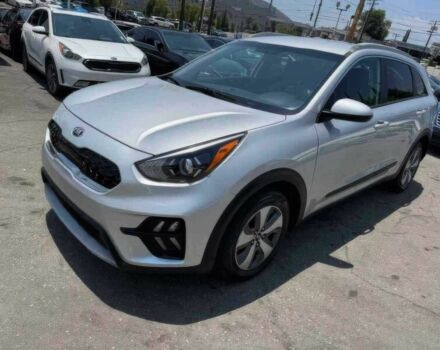 Серый Киа Niro, объемом двигателя 0 л и пробегом 34 тыс. км за 10500 $, фото 2 на Automoto.ua