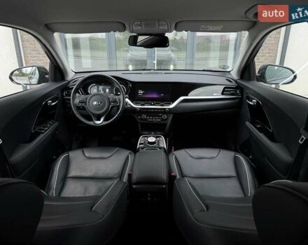 Серый Киа Niro, объемом двигателя 0 л и пробегом 150 тыс. км за 18500 $, фото 43 на Automoto.ua
