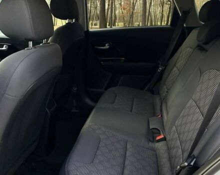Сірий Кіа Niro, об'ємом двигуна 1.58 л та пробігом 47 тис. км за 21299 $, фото 20 на Automoto.ua