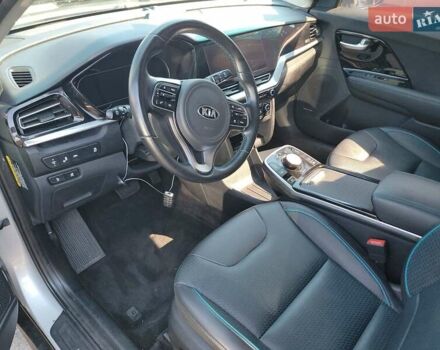 Сірий Кіа Niro, об'ємом двигуна 0 л та пробігом 76 тис. км за 13000 $, фото 8 на Automoto.ua