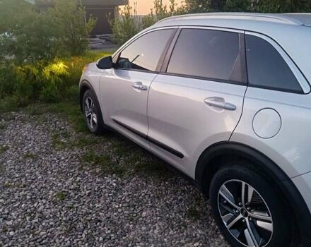 Сірий Кіа Niro, об'ємом двигуна 1.58 л та пробігом 53 тис. км за 18300 $, фото 3 на Automoto.ua