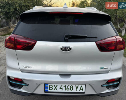 Сірий Кіа Niro, об'ємом двигуна 0 л та пробігом 120 тис. км за 22200 $, фото 8 на Automoto.ua