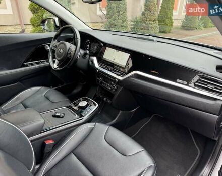 Сірий Кіа Niro, об'ємом двигуна 0 л та пробігом 118 тис. км за 19300 $, фото 111 на Automoto.ua
