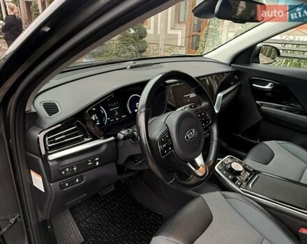 Серый Киа Niro, объемом двигателя 0 л и пробегом 125 тыс. км за 18950 $, фото 29 на Automoto.ua