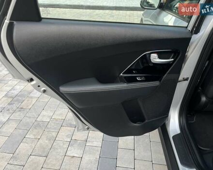 Серый Киа Niro, объемом двигателя 0 л и пробегом 72 тыс. км за 19750 $, фото 45 на Automoto.ua