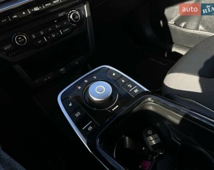 Серый Киа Niro, объемом двигателя 0 л и пробегом 72 тыс. км за 19750 $, фото 52 на Automoto.ua