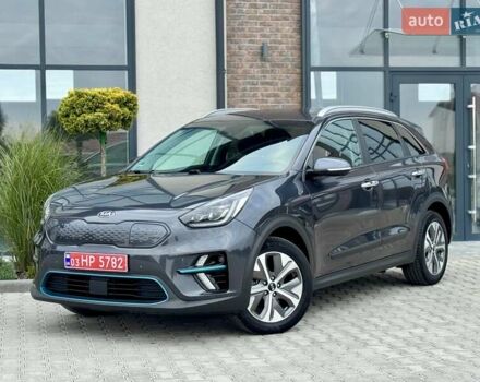 Серый Киа Niro, объемом двигателя 0 л и пробегом 150 тыс. км за 18500 $, фото 6 на Automoto.ua