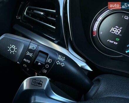 Сірий Кіа Niro, об'ємом двигуна 0 л та пробігом 58 тис. км за 23400 $, фото 47 на Automoto.ua