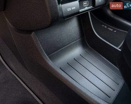 Сірий Кіа Niro, об'ємом двигуна 0 л та пробігом 118 тис. км за 20499 $, фото 57 на Automoto.ua